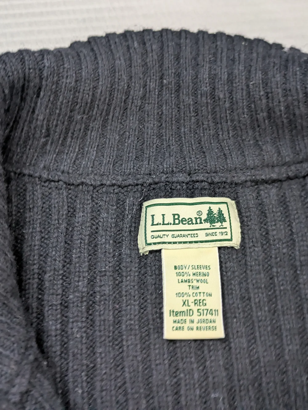 L.L.Bean Full Zip Sweater Mens XL Commando Merino Lambs Wool Black Elbow Patches - Picture 3 of 5